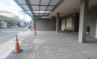 Kos Exclusive Furnish Mewah Tengah Kota Ada Kolam Renang Luas Turun Harga
