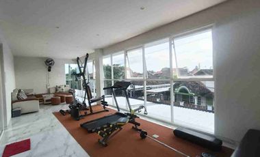 Kos Exclusive Furnish Mewah Tengah Kota Ada Kolam Renang Luas Turun Harga