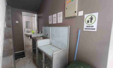 Kos Exclusive Furnish Mewah Tengah Kota Ada Kolam Renang Luas Turun Harga