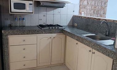 SAN LORENZO: AMPLIA SUITE A 3 CUADRAS DEL MAR