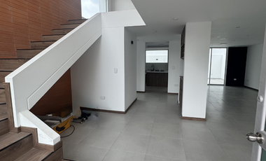 Casa nueva en venta Conjunto La Quinta Latacunga - Entrega Inmediata