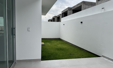 Casa nueva en venta Conjunto La Quinta Latacunga - Entrega Inmediata