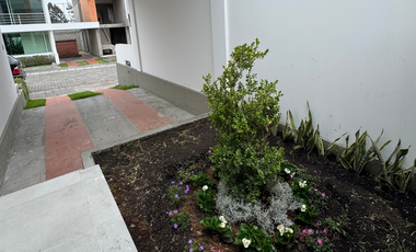 Casa nueva en venta Conjunto La Quinta Latacunga - Entrega Inmediata