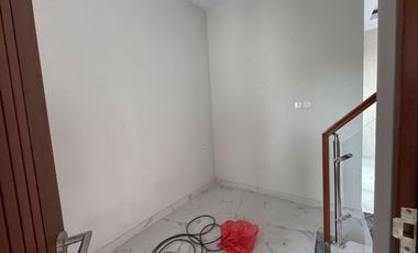 Dikontrakkan Rumah Baru 2 Lantai Di Renon Denpasar Selatan