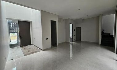 Disewakan Rumah Cluster Dempsey Hills, Citraland Surabaya Siap Huni