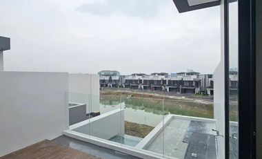 Disewakan Rumah Cluster Dempsey Hills, Citraland Surabaya Siap Huni