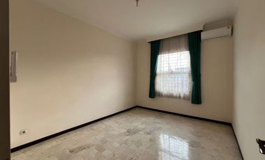 Rumah Strategis Suryalaya Bandung Lingkungan Nyaman