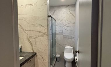 EXCELENTE RESIDENCIA EN VENTA, RECIEN REMODELADA CON ACABADOS MODERNOS CON RECAMARA EN PLANTA BAJA EN ESQUINA