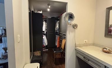 EXCELENTE RESIDENCIA EN VENTA, RECIEN REMODELADA CON ACABADOS MODERNOS CON RECAMARA EN PLANTA BAJA EN ESQUINA