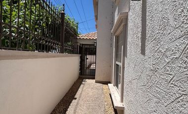 EXCELENTE RESIDENCIA EN VENTA, RECIEN REMODELADA CON ACABADOS MODERNOS CON RECAMARA EN PLANTA BAJA EN ESQUINA