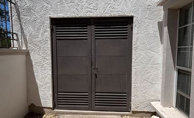 EXCELENTE RESIDENCIA EN VENTA, RECIEN REMODELADA CON ACABADOS MODERNOS CON RECAMARA EN PLANTA BAJA EN ESQUINA