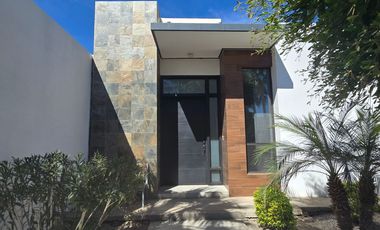CASA DE RENTA EN UNA PLANTA EN AUREA RESIDENCIAL