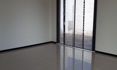CASA DE RENTA EN UNA PLANTA EN AUREA RESIDENCIAL