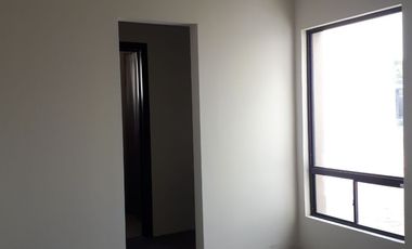 CASA DE RENTA EN UNA PLANTA EN AUREA RESIDENCIAL