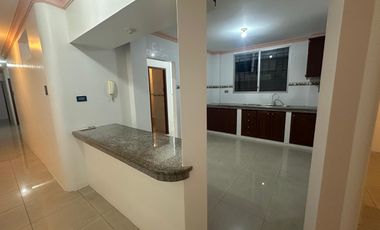 Departamento de alquiler en la Urb. Entre Ríos, Planta Baja, Samborondón.
