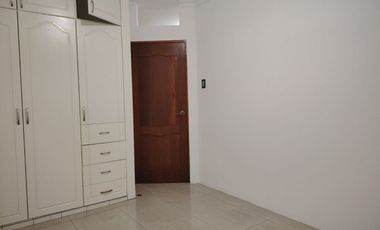 Departamento de alquiler en la Urb. Entre Ríos, Planta Baja, Samborondón.