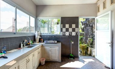 DIJUAL GUEST HOUSE DENGAN 21 KAMAR TIDUR DI SEMINYAK