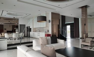 Rumah Mewah di Bukit Gading Villa Kelapa Gading, 4Br, Kolam Renang