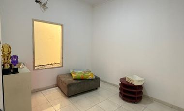 Disewakan Rumah Bisa Jadi Tempat Usaha Jelambar Jaya, Jakarta Barat