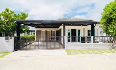 Single Detached House for Sale in APITOWN Rayong, near Suchada Beach and Bangkok Hospital Rayong, only 1.6 km away, Noen Phra, Rayong.