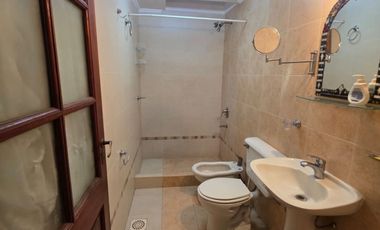 Casa en Venta - Villa California, 2 Dorm, 2 Baños, Cocina, Living, Galeria!
