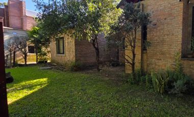 Casa en Venta - Villa California, 2 Dorm, 2 Baños, Cocina, Living, Galeria!