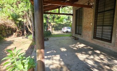 Casa en Venta - Villa California, 2 Dorm, 2 Baños, Cocina, Living, Galeria!