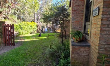 Casa en Venta - Villa California, 2 Dorm, 2 Baños, Cocina, Living, Galeria!