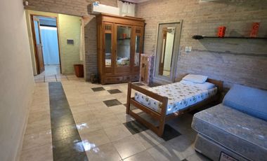 Casa en Venta - Villa California, 2 Dorm, 2 Baños, Cocina, Living, Galeria!