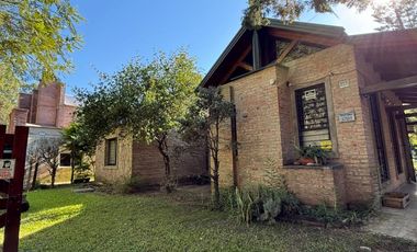 Casa en Venta - Villa California, 2 Dorm, 2 Baños, Cocina, Living, Galeria!