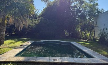 Casa en Venta - Villa California, 2 Dorm, 2 Baños, Cocina, Living, Galeria!
