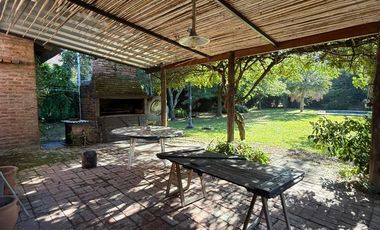 Casa en Venta - Villa California, 2 Dorm, 2 Baños, Cocina, Living, Galeria!