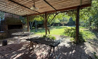 Casa en Venta - Villa California, 2 Dorm, 2 Baños, Cocina, Living, Galeria!