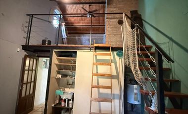 Casa en Venta - Villa California, 2 Dorm, 2 Baños, Cocina, Living, Galeria!
