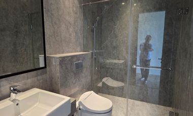 Disewakan Apartment Adriya Pik, Luas 550M2, Semi Furnished