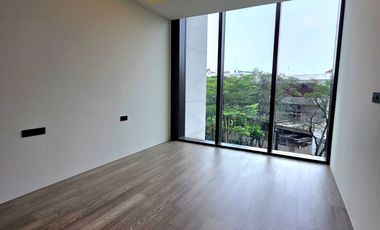 Disewakan Apartment Adriya Pik, Luas 550M2, Semi Furnished