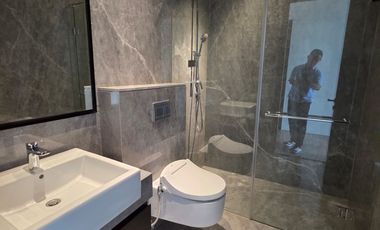 Disewakan Apartment Adriya Pik, Luas 550M2, Semi Furnished
