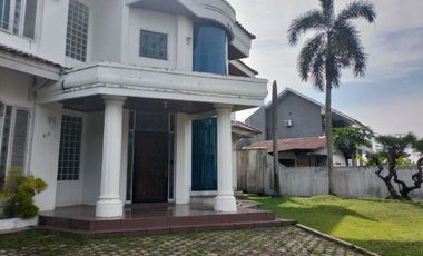 RUMAH BULATAN 2LT MURAH, SIAP HUNI LOKASI PUSAT KOTA JL. CEMARA / GOBAH PEKANBARU