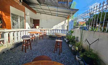 disewakan rumah untuk usaha, dekat UPN, dekat Merr, dekat pondok Tjandra,dekat UINSA,cocok untuk warkop, coffee shope, dan barbershop
