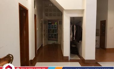 Dijual Rumah Premium Harga Murah Adem Luas 375m² di Perum Puskud Padang