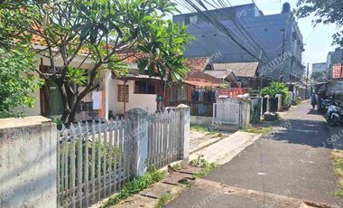 RUMAH TUA HITUNG TANAH DI SALEMBA JAKPUS