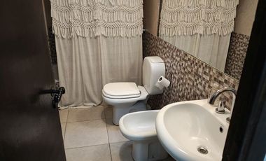 ALQUILER DE CASA CON OPCION A VENTA BARRIO TRES CERRITOS, CALLE LOS FRESNOS 136, ENTRE LOS TARCOS Y LOS GUYA. SALTACANES.