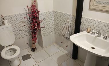 ALQUILER DE CASA CON OPCION A VENTA BARRIO TRES CERRITOS, CALLE LOS FRESNOS 136, ENTRE LOS TARCOS Y LOS GUYA. SALTACANES.