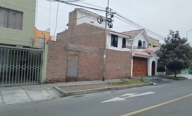 La Molina SANTA PATRICIA - Terreno en venta plano y cercado - Área: 180.79m²