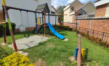 CASA EN EL ANILLO VIAL DE FLORIDABLANCA