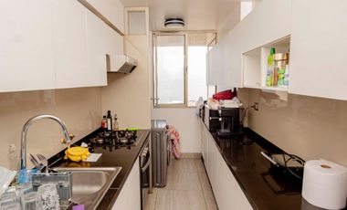SE VENDE DEPTO EN COND. TRES MARES.