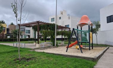 Se Renta Habitación en Planta Baja Totalmente Amueblada, con Acceso Independiente.