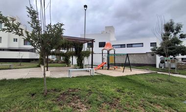Se Renta Habitación en Planta Baja Totalmente Amueblada, con Acceso Independiente.