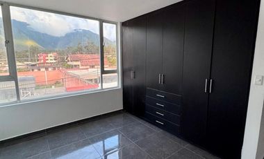 Excelente oportunidad: Amplia casa de 3 pisos con garaje para dos vehículos