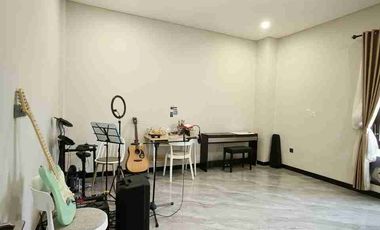 Rumah Villa strategis, bagus, siap huni, furnish di Fasco Mansion jalan Raya Palagan, Yogyakarta.